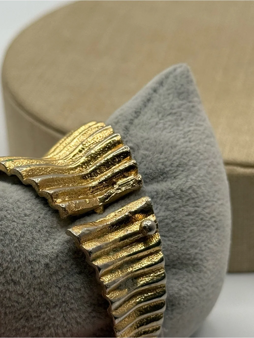 Bobley stylish gold